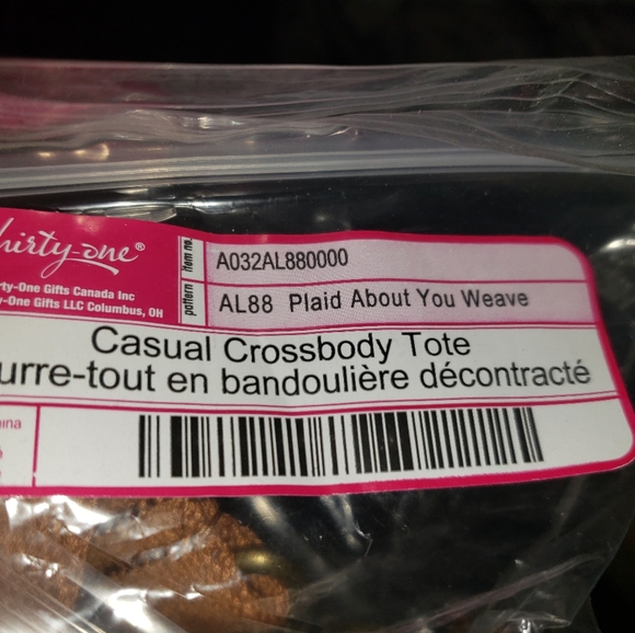 Thirty One Casual Crossbody Tote $65 - Picture 1 of 4